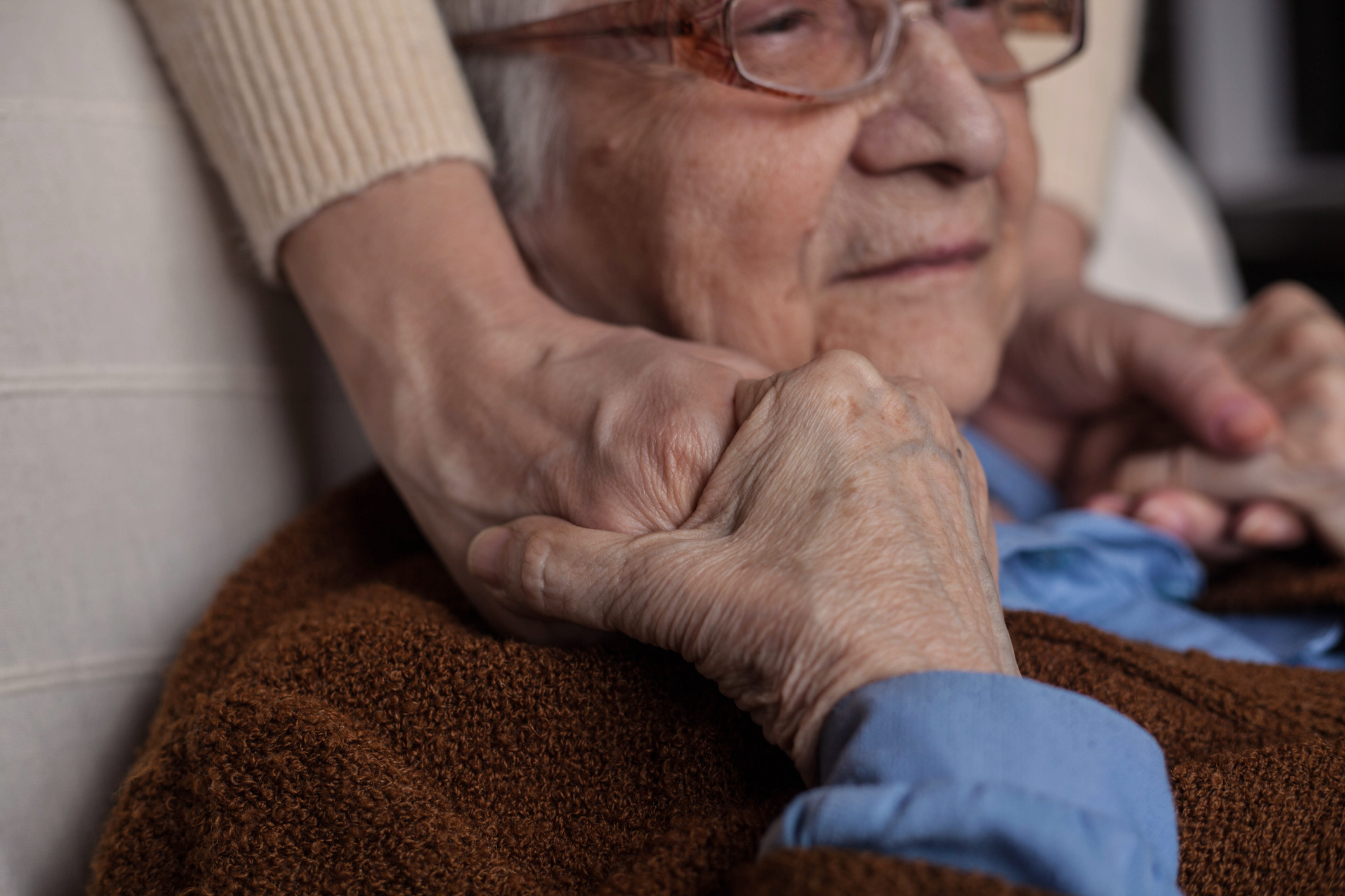 Learn what to expect when caring for an older adult loved one in the late stage of dementia.